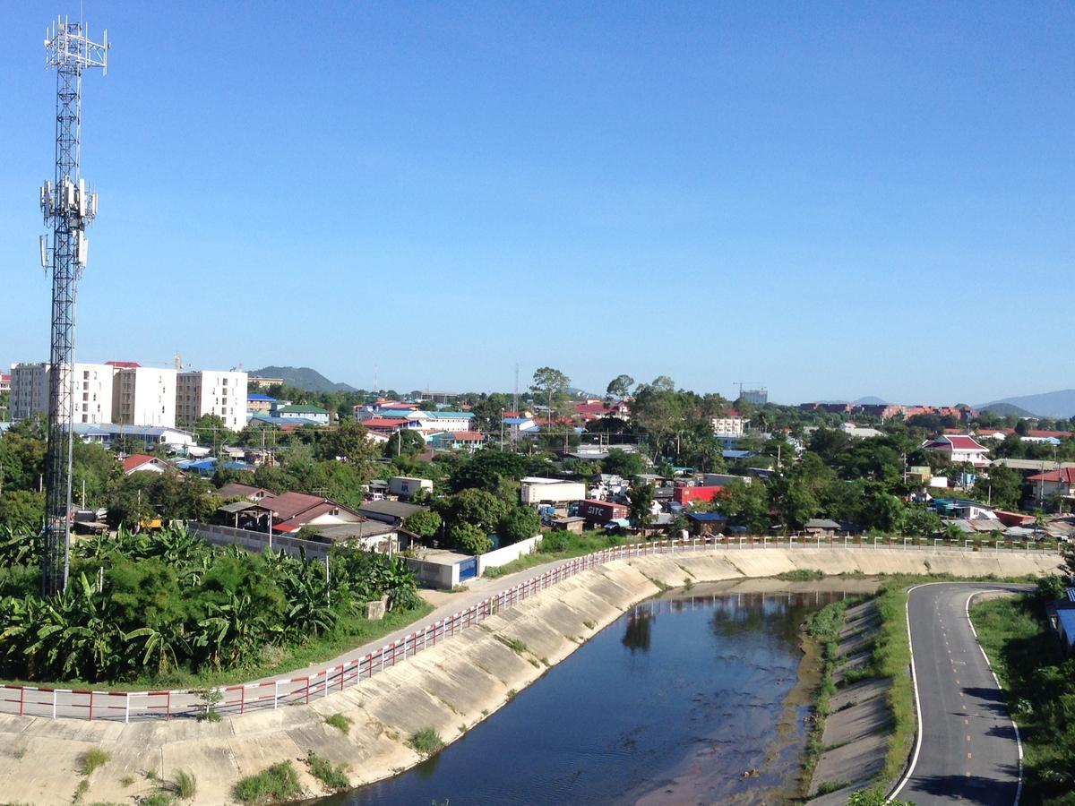 Aparthotel Modernbright Laemchabang Bang Lamung Zewnętrze zdjęcie