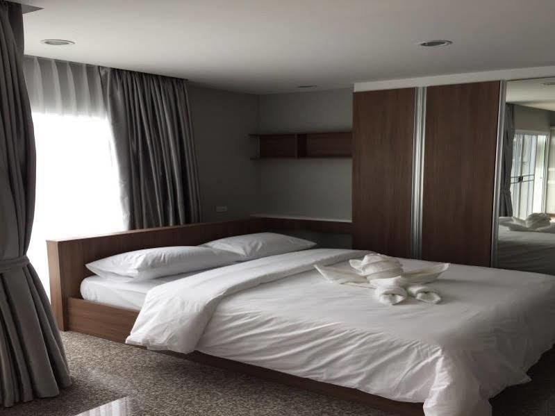 Aparthotel Modernbright Laemchabang Bang Lamung Zewnętrze zdjęcie
