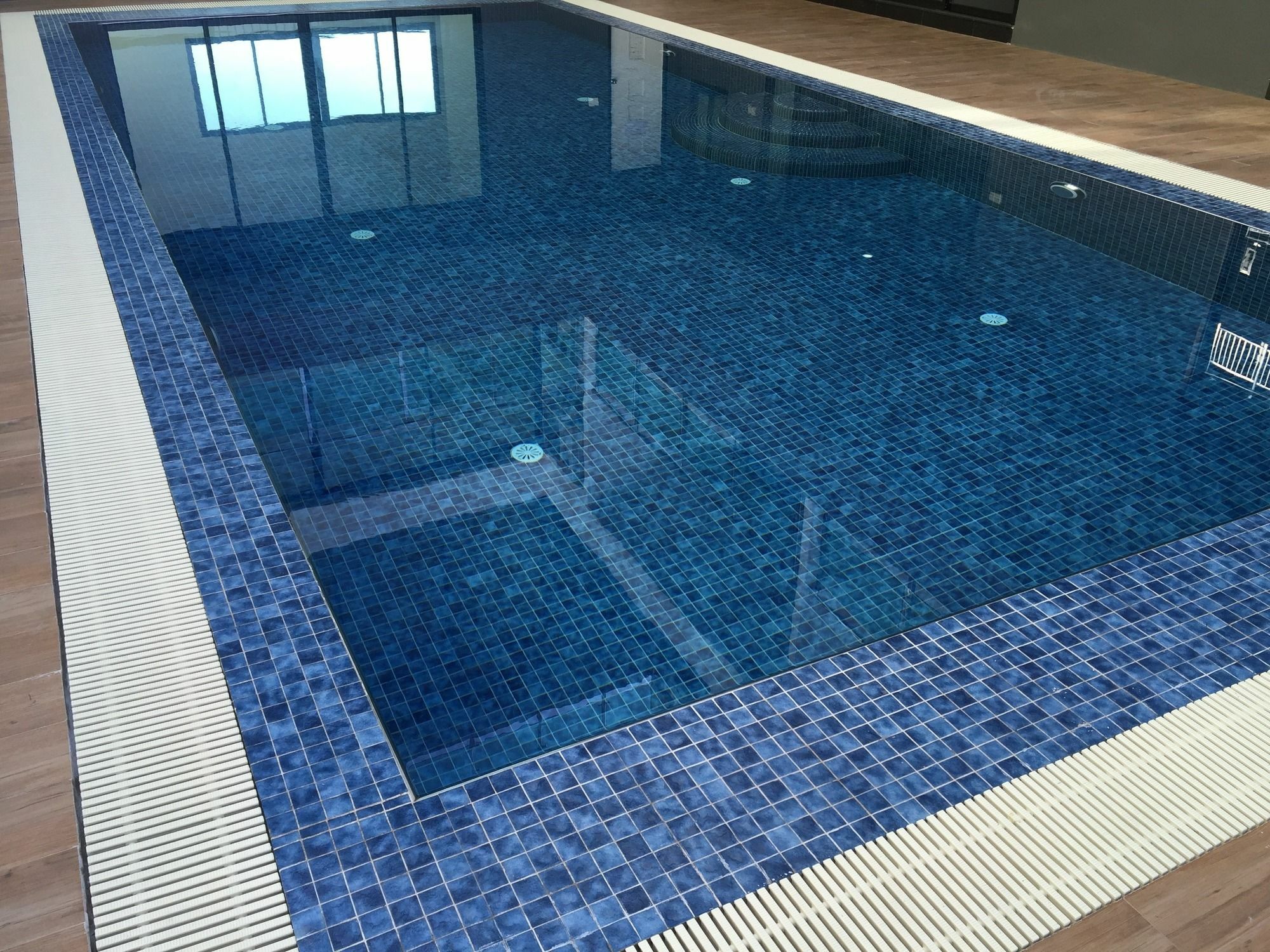 Aparthotel Modernbright Laemchabang Bang Lamung Zewnętrze zdjęcie