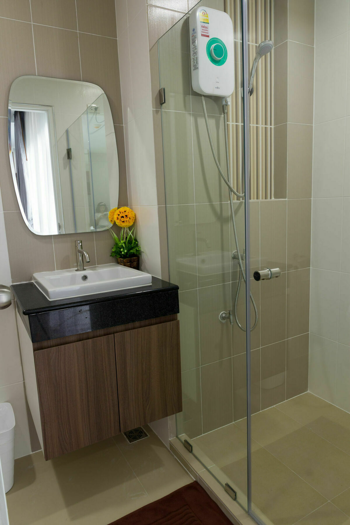Aparthotel Modernbright Laemchabang Bang Lamung Zewnętrze zdjęcie