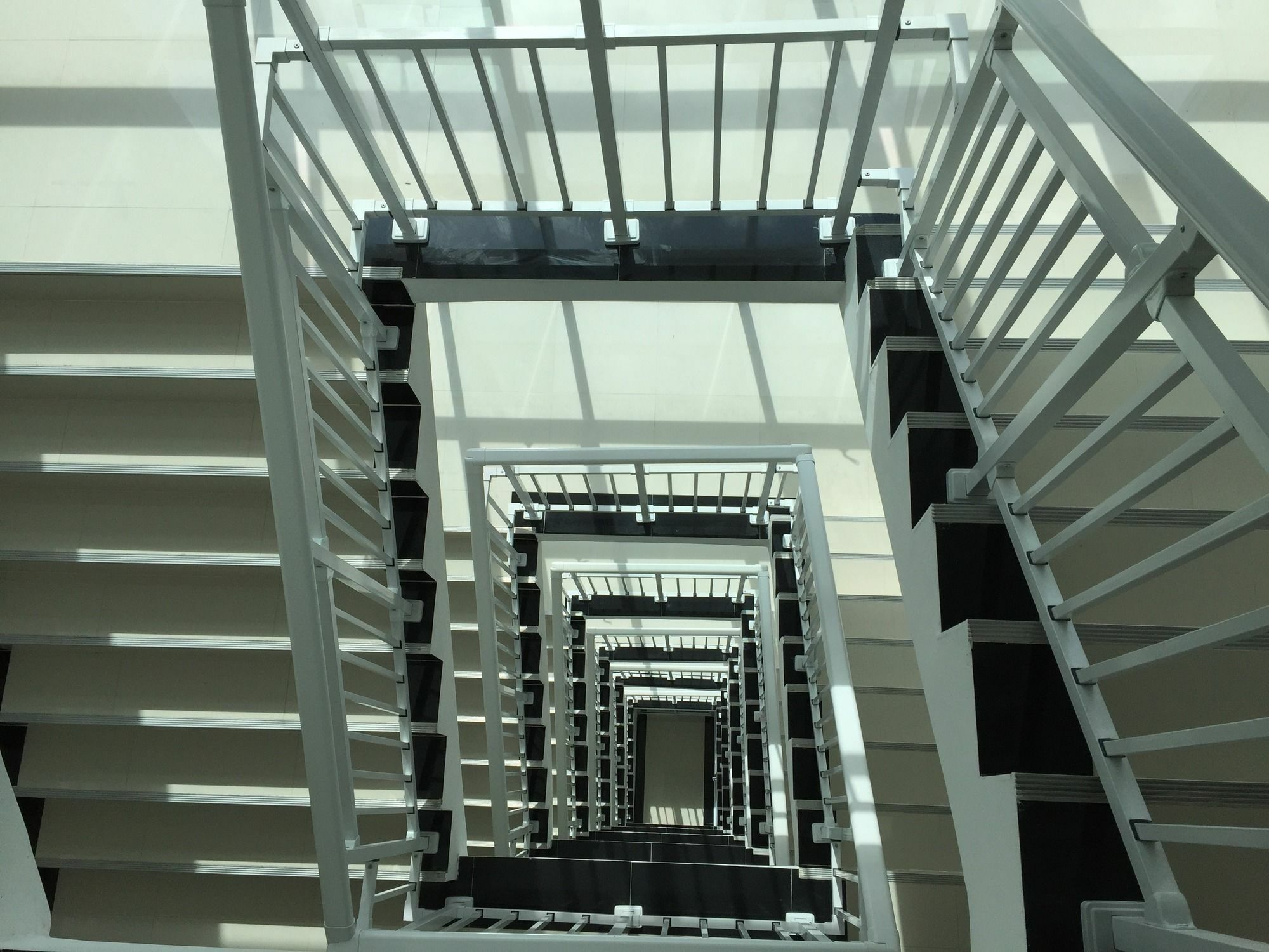Aparthotel Modernbright Laemchabang Bang Lamung Zewnętrze zdjęcie